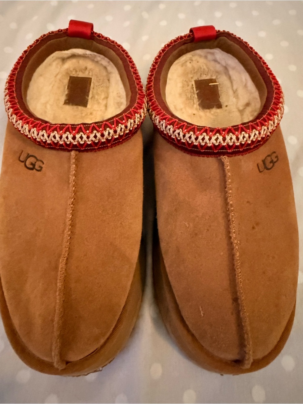 UGG Cream Shearling Interior with Size Label